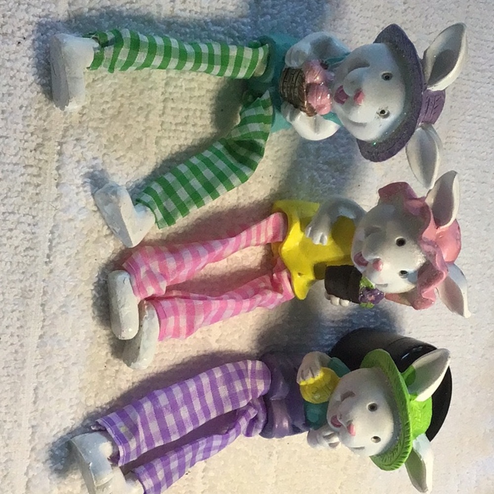 Super cute Easter shelf sitters 😃